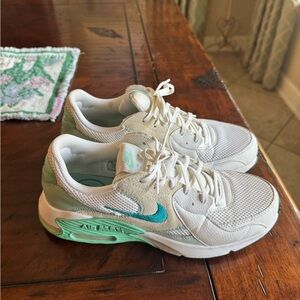 Nike Low-Top Sneakers in Mint Green and Cream